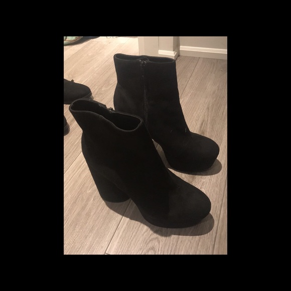 NWOT Platform booties heels size 9 - Picture 2 of 2